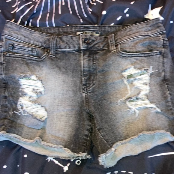 Hot Topic Jean Shorts - Picture 4 of 6